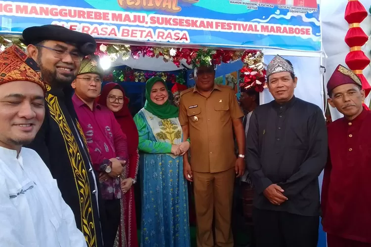 Sultan Palembang Darussalam, Sultan Mahmud Badaruddin (SMB) IV Jaya Wikrama RM Fauwaz Diradja SH Mkn berserta rombongan dari Kesultanan Palembang Palembang berkunjung ke Pulau Bacan, Halmahera Selatan, Senin (7/8). (dok)