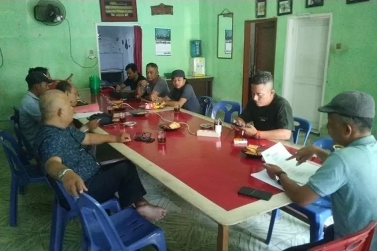 Ketua SMSI Sergai saat memberi arahan pada musyawarah Revitalisasi Kepengurusan SMSI Sergai Periode 2022-2025 ( Realitasonline.id/Muslim Lubis)