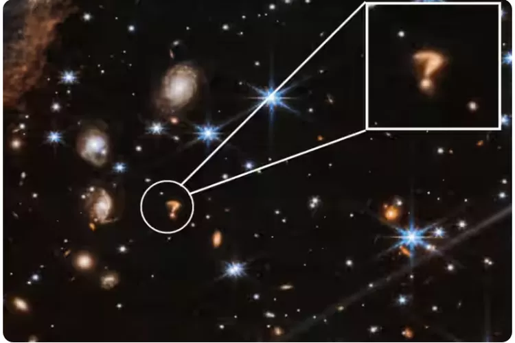 Gambar galaksi yang diambil oleh Teleskop James Webb, tampak dua galaksi berbentuk tanda tanya. (ist)