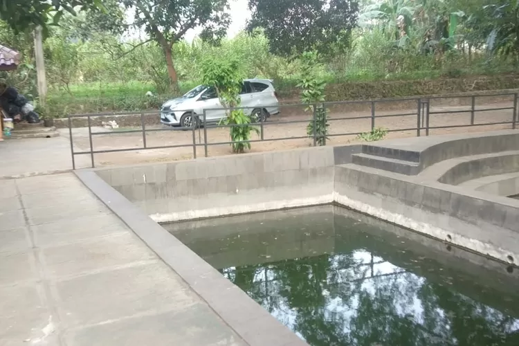 Dua Sumur Gondang yang dikeramatkan oleh warga Kampung Pedurenan, Kelurahan Harjamukti, Depok. (ANDIKA EKA/RADAR DEPOK)