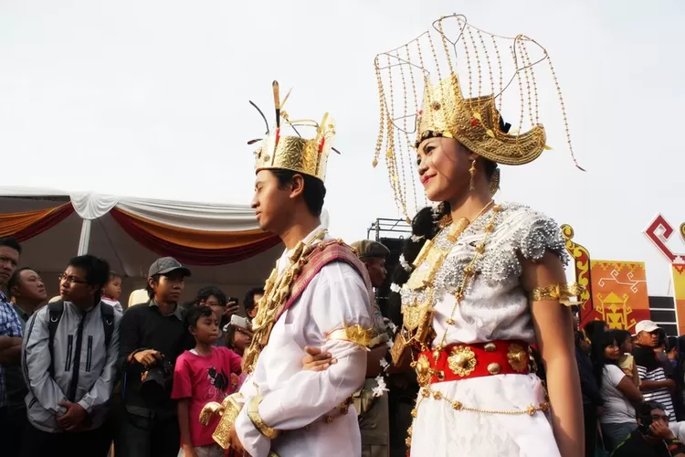 Pernikahan Khas Lampung Melinting,&nbsp; Memeluk Tradisi dengan Elegansi Berbudaya (indonesiakaya.com)
