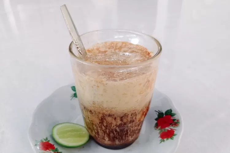 Teh Talua merupakan minuman berkhasiat dari Sumatera Barat (Dokumentasi Suci Berliana)