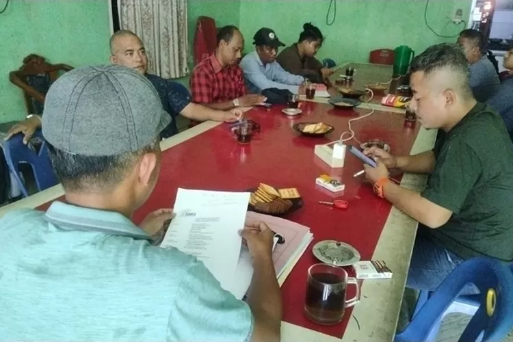 Ketua SMSI Serdang Bedagai Sedang Memberikan Sambutan Pada Musyawarah Revitalisasi Kepengurusan SMSI Serdang Bedagai Periode 2022-2025, di Sekretariat SMSI Sergai Sei Rampah  (Realitasonline.id/Muslim Lubis)