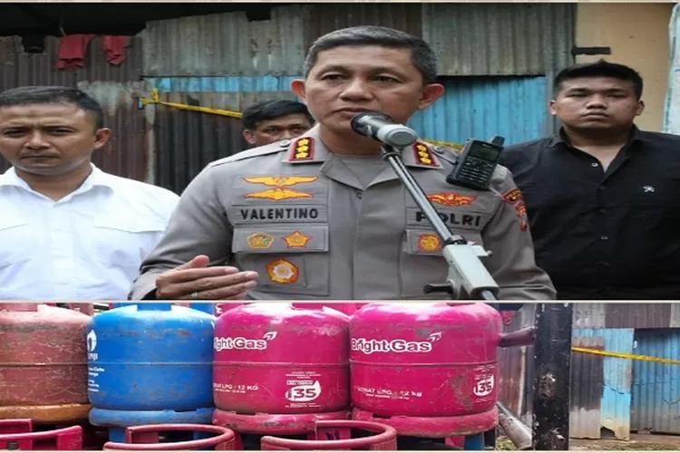 Kapolrestabes Medan Kombes Pol&nbsp; Valentino Alfa Tatareda SH SIK didampingi Kasat Reskrim Kompol T Fathir saat memberikan keterangan terkait penggerebekan pangkalan pengoplosan tabung gas bersubsidi  (Realitasonline.id/Dok)