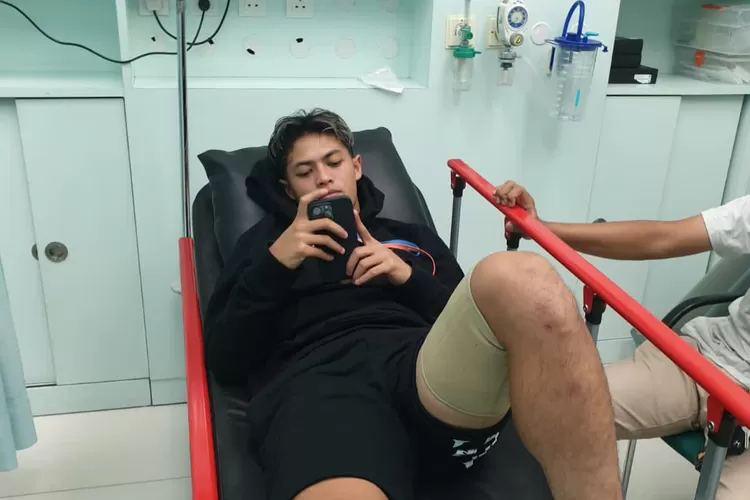 Pemain PSIS Semarang, Alfreanda Dewangga harus dirawat di Rumah Sakit setelah lawan Arema FC.  ((Istimewa))