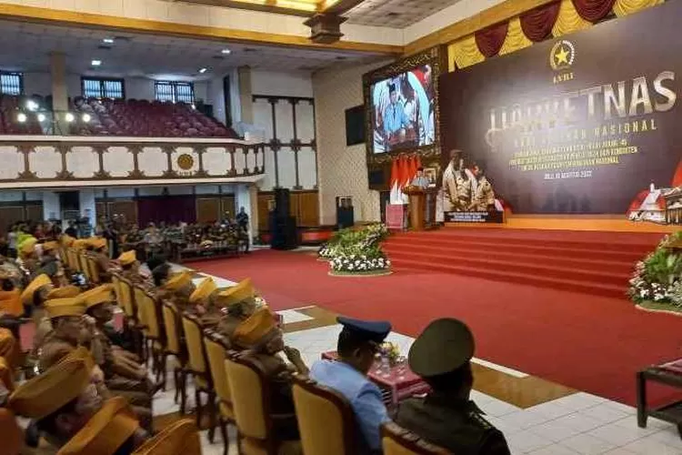 Menteri Pertahanan Prabowo Subianto saat sambutan di Hari Veteran Nasional di UNS Solo (Endang Kusumastuti)