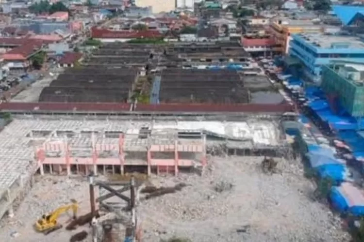 Proyek pasar raya Padang kembali dibangun (YouTube 3 Asa Channel)