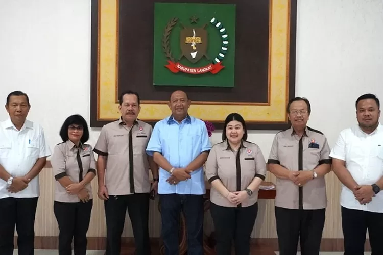 Plt Bupati Langkat Syah Afandin bersama Pimpinan UDA Medan saat beraudiensi menawarkan program S1 dan S2 bagi ASN Pemkab Langkat (Realitasonline.id/AA)