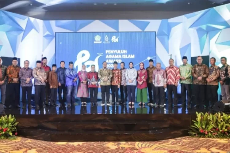 MFA Terima Penghargaan Kampung Moderasi Beragama dari Menteri Agama RI pada PAI Award 2023 (Dok. Annuza)