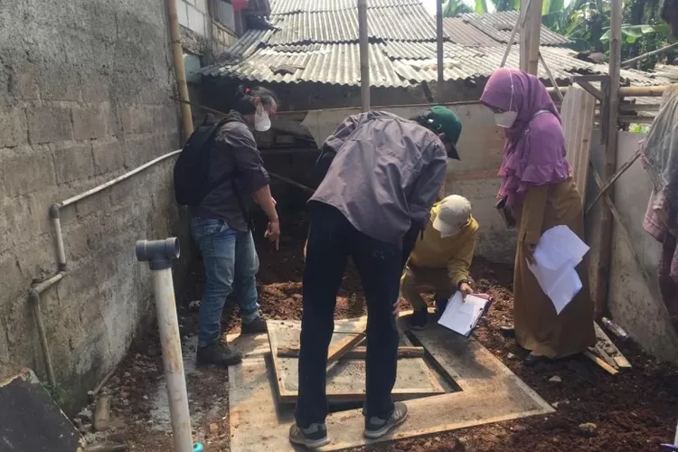 Pembnagunan septictank oleh Pemerintah Kota Depok. (Andika Eka )