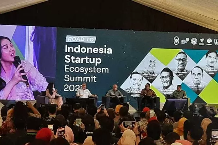 Empat menteri menghadiri Road to Indonesia Starup Ecosystem Summit di STP Solo (Endang Kusumastuti)