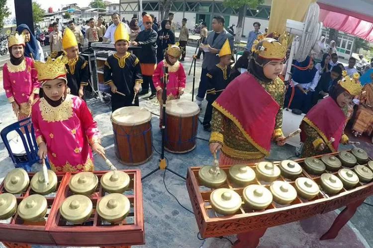 Talempong, alat musik tradisional dari Minang (indonesia.go.id)