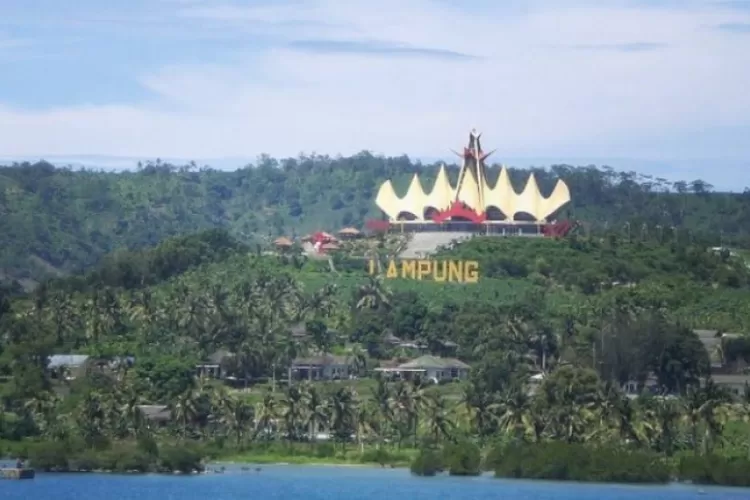 Menara Siger, Bangunan Ikon di Pinggiran Tol Trans Sumatera (pariwisatalamsel.com)