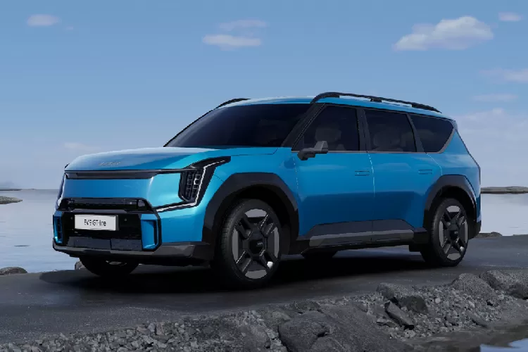 Telah tiba era baru dalam dunia otomotif dengan Kia EV9. Kendaraan listrik yang menawarkan desain mengesankan dan fitur canggih. (worldwide.kia.com)