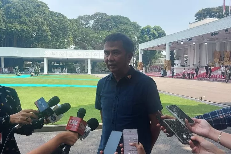 Deputi Bidang Protokol, Pers, dan Media Sekretariat Presiden Bey Machmudin saat ditemui di Istana Kepresidenan RI, Jakarta, Minggu (13/8/2023).  (ANTARA/Mentari Dwi Gayati)