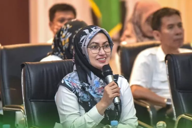 Bupati Luwu Utara, Indah Putri Indriani, saat mengikuti Verifikasi Lanjutan Kabupaten Sehat Tingkat Nasional secara virtual baru-baru ini  (Prokopim Lutra)