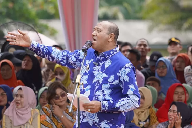 Plt Bupati Langkat Syah Afandin dengan menggelora pidato dipuncak peringatan Berandan Bumi Hangus ke-76 (Realitasonline.id/AA)