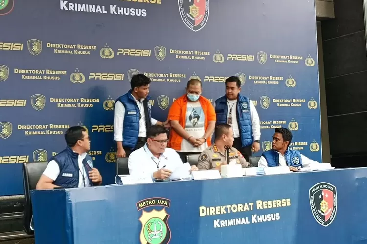 Subdit Siber Ditreskrimsus Polda Metro Jaya mengungkap kasus penyebaran data pribadi mengatasnamakan nasabah Bank BCA.