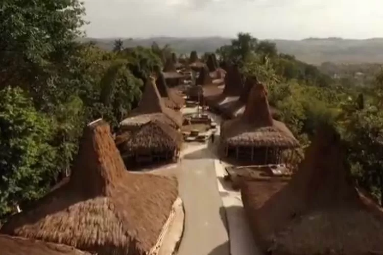 Pulau Sumba menjadi kado spesial bagi perjalanan visitasi 75 Anugerah Desa Wisata Indonesia (ADWI) 2023. (Foto: tangkapan layar YouTube Kandes Tebara)