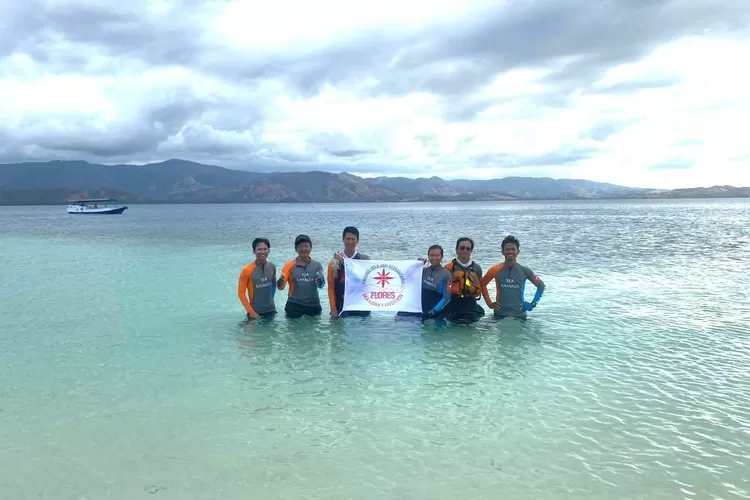 Enam orang pedayung Flores Sea Kayak Expedition tiba di Riung, Senin (14/8/2023). Ada 2 hal positif yang membuat kaget saat tiba di Riung Ngada NTT.