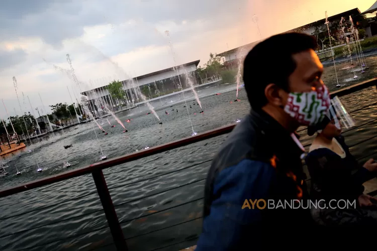 Kiara Artha Park: Menikmati Pertunjukan Air Mancur Menari dan Berfoto di Kampung Korea di Jantung Bandung