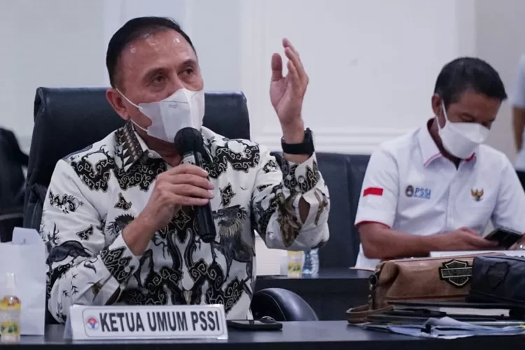 Ketua Umum PSSI&nbsp;Mochamad Iriawan dalam  rapat koordinasi dengan Menteri Pemuda dan Olahraga (Menpora) Zainudin Amali pada Senin, 24 Mei 2021,&nbsp;di kantor Kemenpora, Jakarta. (PSSI)