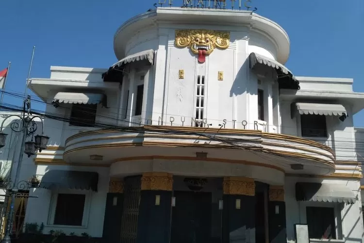 Bioskop Majestic, Gedung Kaleng Biskuit Pemutar Perdana Loetoeng ...