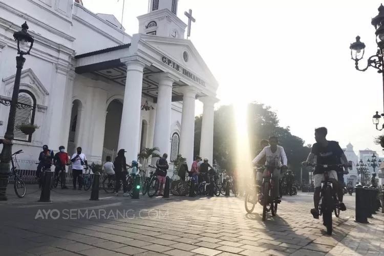 Kawasan Kota Lama Semarang dipadati pesepeda, Minggu 14 Juni 2020. (Ayosemarang.com/Kemmy Wijaya)