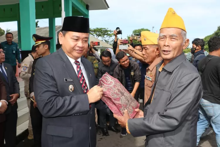 Peringati Hari Pahlawan, Pj Bupati Ajak Jaga Persatuan Dan Kesatuan ...