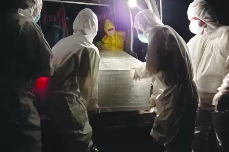 pemakaman_waifu2x_photo_noise3_scale_tta_1-696x931