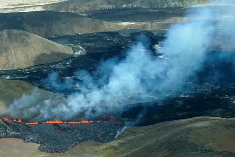 Gunung Fagradalsfjall di Islandia meletus/Net 