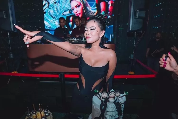 Potret momen saat perayaan ulang tahun Rachel Vennya. Sumber foto : instagram.com/rachelvennya