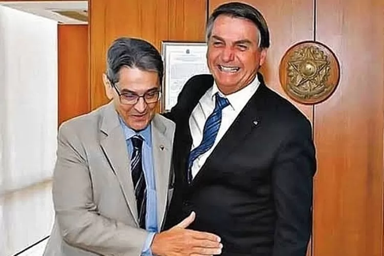 Anggota kongres Brasil dari Partai PTB, Roberto Jefferson dan calon Presiden, Jair Bolsonaro