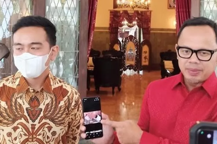 Wali Kota Bogor Bima Arya Sugiarto saat bertemu Wali Kota Solo, Gibran Rakabuming Raka di Kota Solo.
