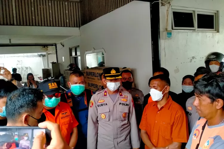 Kerabat sambut jenazah mahasiswi IPB, Adzra Nabila di RSUD Kota Bogor