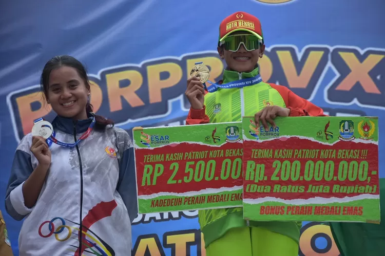 Atlet sepatu roda Kabupaten Bekasi raih perak di Porprov Jabar 2022.