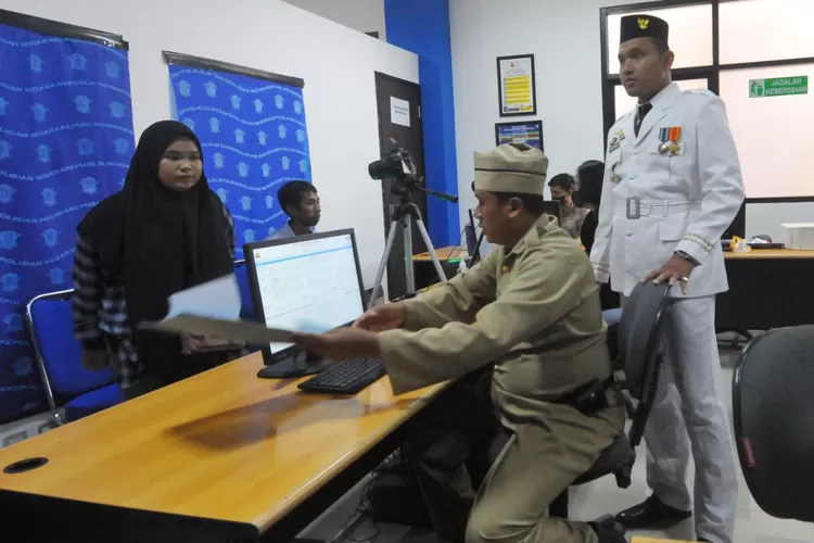 HARI PAHLAWAN : Satlantas Polres Bogor menggratiskan biaya pembuatan SIM, Kamis (10/11).