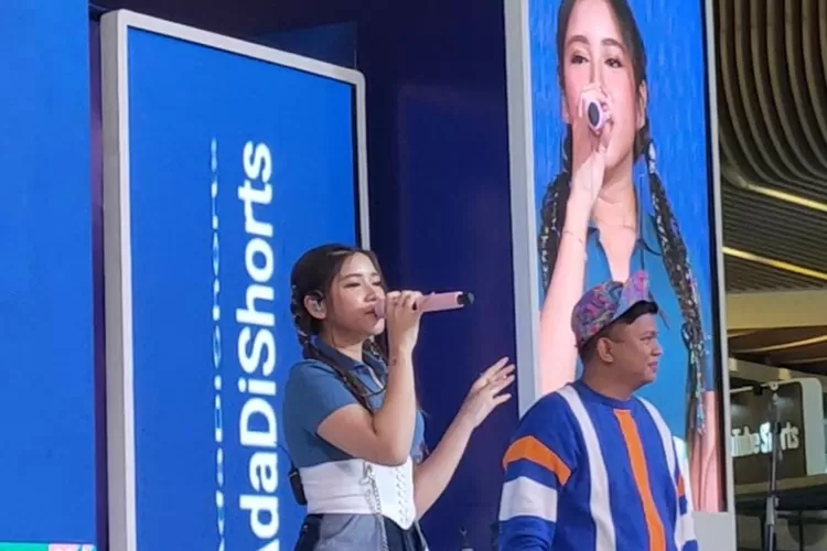 Penampilan Tiara Andini saat di Mall Kota Kasablanka. Sumber foto : dokumen pribadi