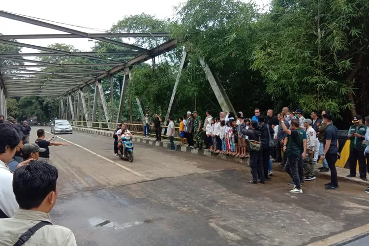 Jalan TB Muhammad Falak Sudah Dibuka, Kendaraan Sudah Bisa Lewat