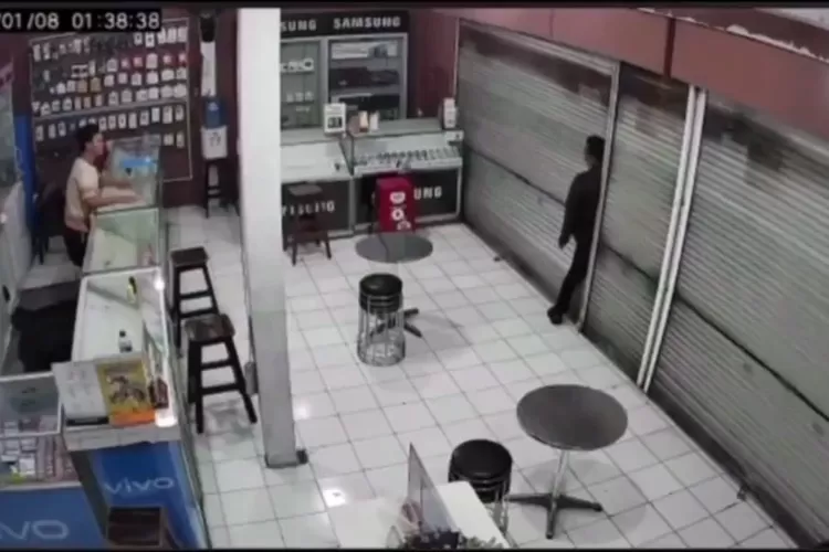 Detik-detik maling ketahuan saat beraksi. Sumber: instagram