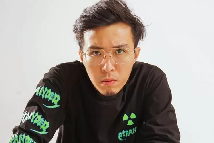 dr. Tirta Mandira Hudhi. Instagram.com@dr.tirta 2