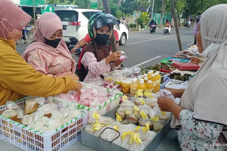 Heboh! Menjelang Ramadhan 2023, Penjual Takjil Dapat Wejangan Dari Salah Satu Masyarakat Sulut (Foto: Penjual Takjil Bulan Ramadhan)