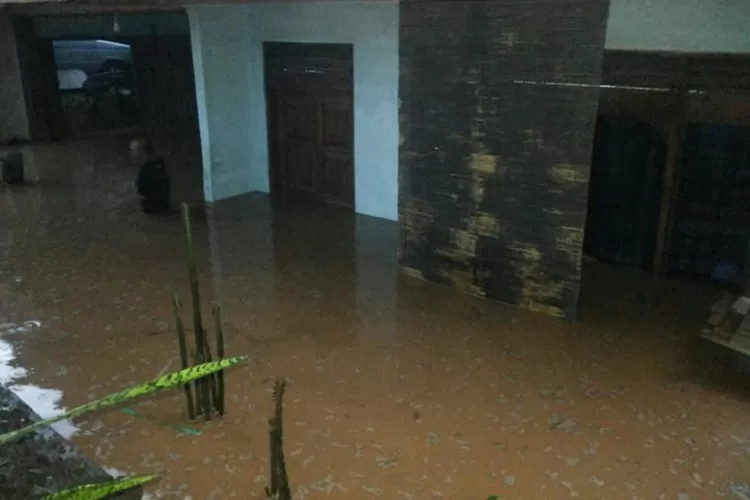 Tanggul Jebol Ratusan Rumah Di Semarang Kebanjiran Jawa Pos