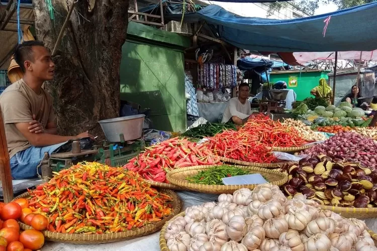 Jelang Nataru, Harga Komoditas Pangan Di Pasar Bandung Mulai Naik ...