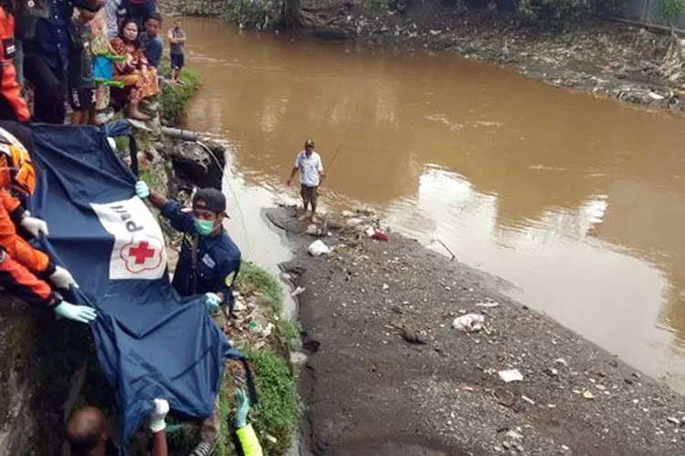 Lagi Seorang Pria Tanpa Identitas Bunuh Diri Di Jembatan Pelor Jawa Pos