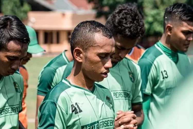 Persebaya Kenang Mendiang Legenda Eri Irianto - Jawa Pos