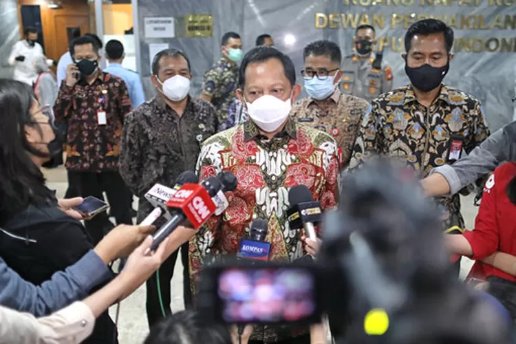 Percepat Vaksinasi, Ini Permintaan Mendagri Kepada Kepala Daerah - Jawa Pos