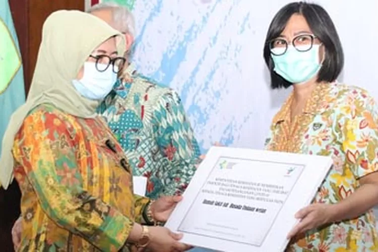 Pemerintah-Salurkan-Insentif-Pada-30.105-Tenaga-Kesehatan-yang-Tangani-COVID-19