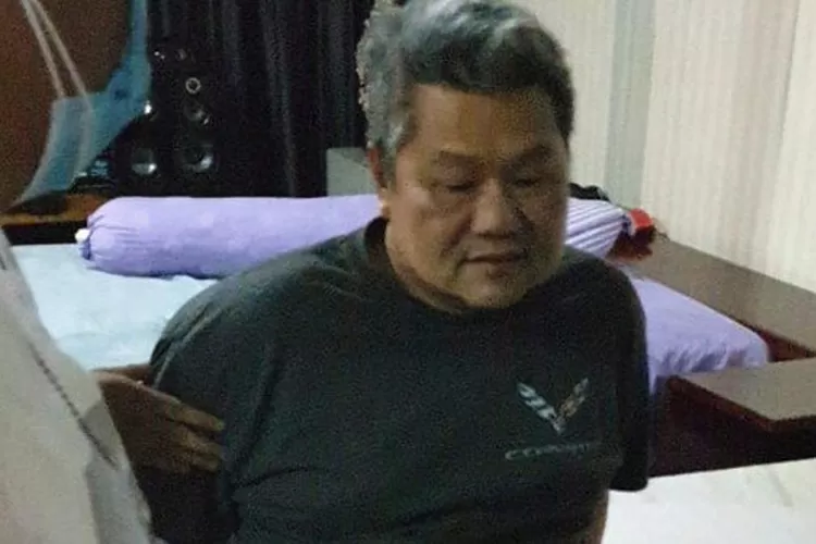 augustinus-buronan-dengan-status-terpidana-8-tahun-penjara-atas-korupsi-rp-13-miliar_169