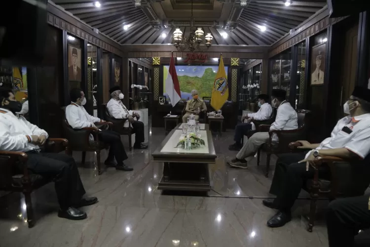 DPTW PKS Jateng Bersama Gubernur Ganjar Pranowo 4